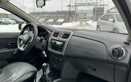 Renault Logan II, 2019 год, 860 000 рублей, 12 фотография