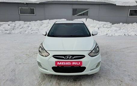 Hyundai Solaris II рестайлинг, 2012 год, 670 000 рублей, 2 фотография