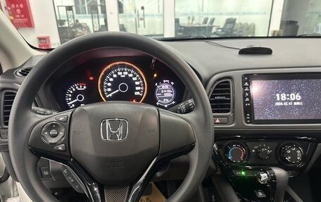 Honda Vezel, 2021 год, 1 615 000 рублей, 12 фотография