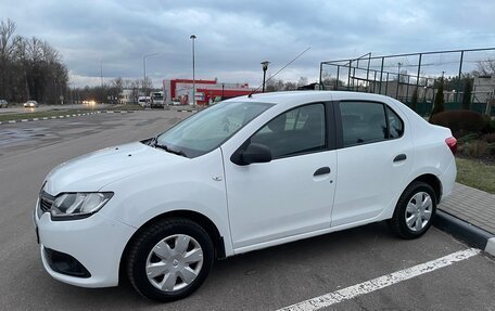 Renault Logan II, 2018 год, 700 000 рублей, 1 фотография