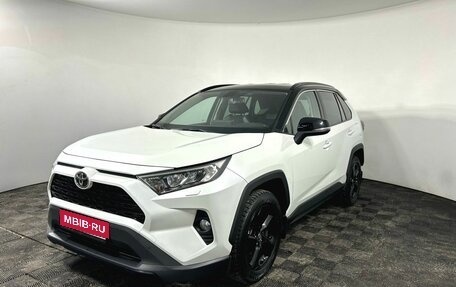 Toyota RAV4, 2021 год, 3 870 000 рублей, 1 фотография