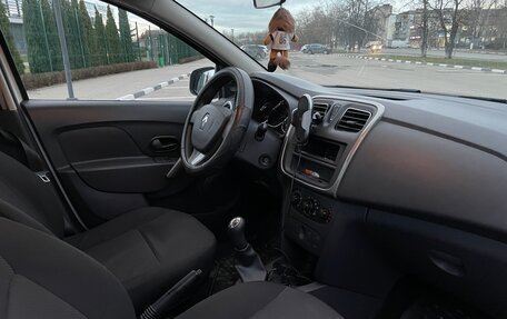 Renault Logan II, 2018 год, 700 000 рублей, 9 фотография