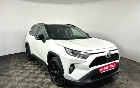 Toyota RAV4, 2021 год, 3 870 000 рублей, 3 фотография