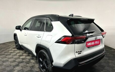 Toyota RAV4, 2021 год, 3 870 000 рублей, 6 фотография