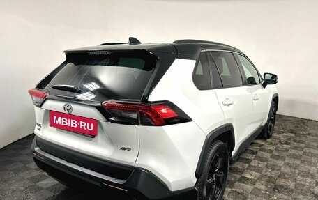 Toyota RAV4, 2021 год, 3 870 000 рублей, 8 фотография