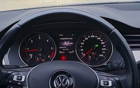 Volkswagen Passat B8 рестайлинг, 2016 год, 1 850 000 рублей, 26 фотография