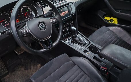 Volkswagen Passat B8 рестайлинг, 2016 год, 1 850 000 рублей, 17 фотография