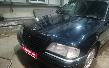 Mercedes-Benz C-Класс, 1996 год, 340 000 рублей, 4 фотография