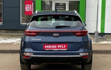 KIA Sportage IV рестайлинг, 2021 год, 2 359 000 рублей, 6 фотография