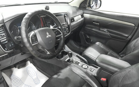 Mitsubishi Outlander III рестайлинг 3, 2012 год, 1 599 000 рублей, 7 фотография