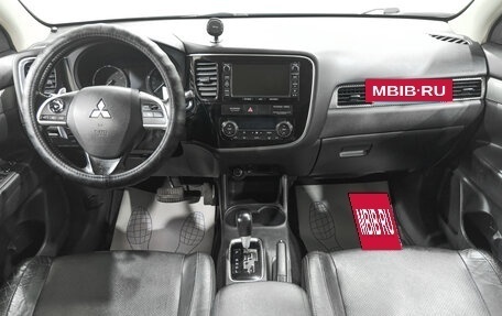 Mitsubishi Outlander III рестайлинг 3, 2012 год, 1 599 000 рублей, 10 фотография