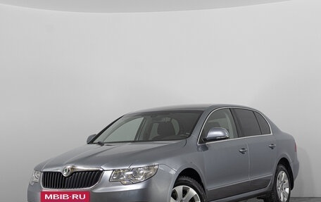 Skoda Superb III рестайлинг, 2013 год, 1 069 000 рублей, 2 фотография