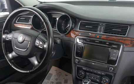 Skoda Superb III рестайлинг, 2013 год, 1 069 000 рублей, 7 фотография