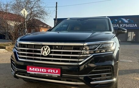 Volkswagen Touareg III, 2019 год, 5 900 000 рублей, 1 фотография