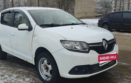 Renault Sandero II рестайлинг, 2015 год, 650 000 рублей, 2 фотография