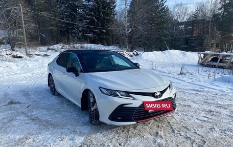 Toyota Camry, 2022 год, 4 500 000 рублей, 2 фотография