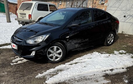 Hyundai Solaris II рестайлинг, 2012 год, 880 000 рублей, 4 фотография