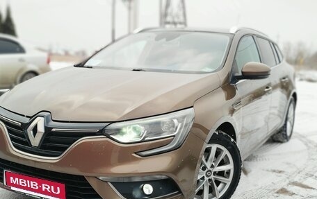 Renault Megane IV, 2017 год, 1 430 000 рублей, 2 фотография