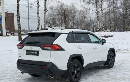 Toyota RAV4, 2021 год, 3 590 000 рублей, 6 фотография