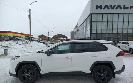 Toyota RAV4, 2021 год, 3 590 000 рублей, 10 фотография