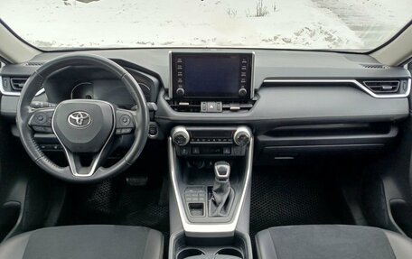 Toyota RAV4, 2021 год, 3 590 000 рублей, 17 фотография