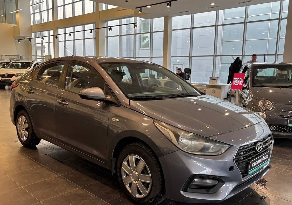 Hyundai Solaris, 2018 год, 990 000 рублей, 3 фотография