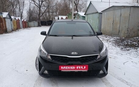 KIA Rio IV, 2020 год, 1 735 000 рублей, 3 фотография