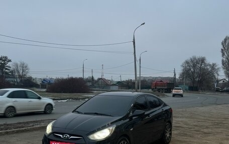 Hyundai Solaris II рестайлинг, 2011 год, 700 000 рублей, 2 фотография