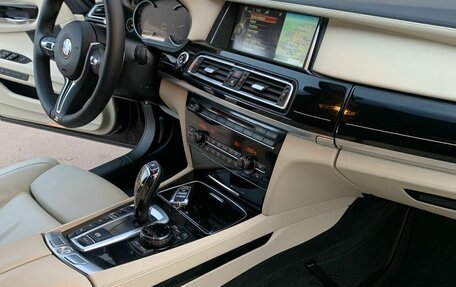 BMW 7 серия, 2014 год, 2 800 000 рублей, 16 фотография