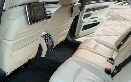 BMW 7 серия, 2014 год, 2 800 000 рублей, 31 фотография