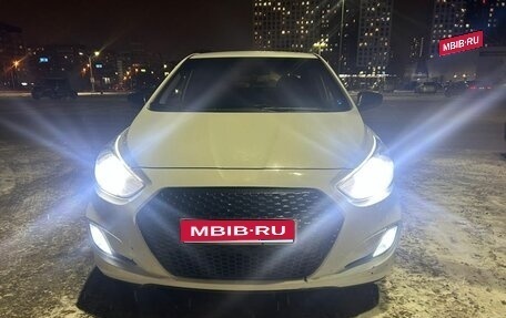 Hyundai Solaris II рестайлинг, 2011 год, 700 000 рублей, 1 фотография