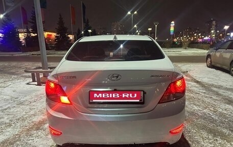 Hyundai Solaris II рестайлинг, 2011 год, 700 000 рублей, 2 фотография