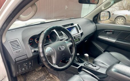 Toyota Hilux VII, 2014 год, 2 860 000 рублей, 22 фотография