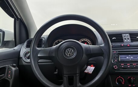 Volkswagen Polo VI (EU Market), 2013 год, 737 000 рублей, 11 фотография