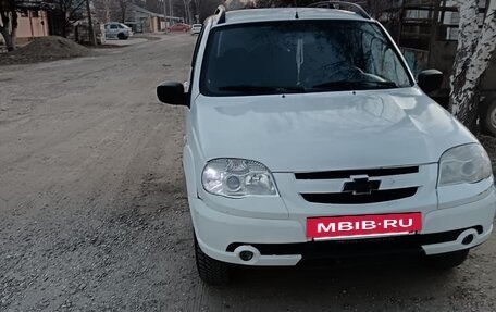 Chevrolet Niva I рестайлинг, 2011 год, 500 000 рублей, 2 фотография