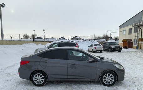 Hyundai Solaris II рестайлинг, 2013 год, 830 000 рублей, 2 фотография