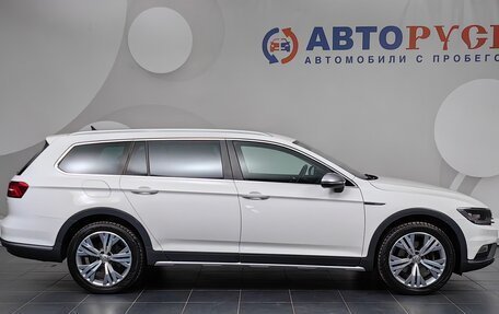 Volkswagen Passat B8 рестайлинг, 2018 год, 2 950 000 рублей, 5 фотография