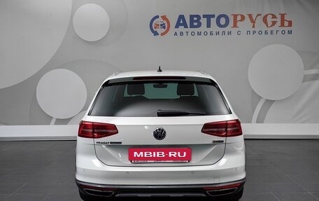 Volkswagen Passat B8 рестайлинг, 2018 год, 2 950 000 рублей, 4 фотография