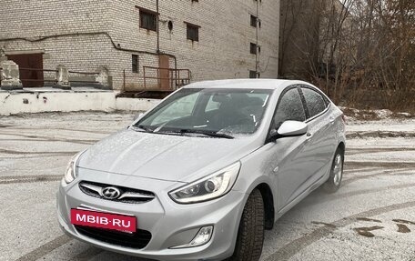 Hyundai Solaris II рестайлинг, 2013 год, 1 050 000 рублей, 2 фотография