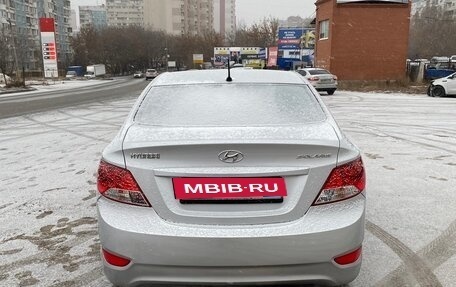 Hyundai Solaris II рестайлинг, 2013 год, 1 050 000 рублей, 5 фотография