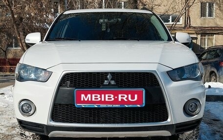 Mitsubishi Outlander III рестайлинг 3, 2011 год, 1 350 000 рублей, 1 фотография