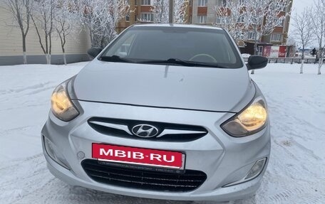 Hyundai Solaris II рестайлинг, 2011 год, 745 000 рублей, 12 фотография