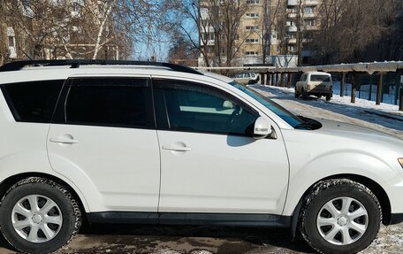 Mitsubishi Outlander III рестайлинг 3, 2011 год, 1 350 000 рублей, 5 фотография