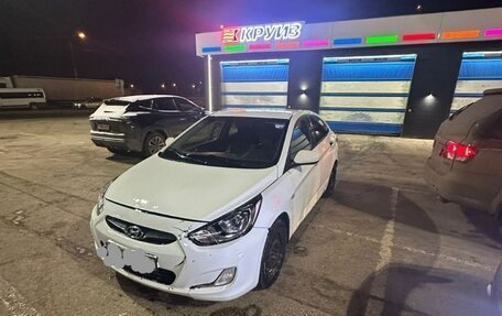 Hyundai Solaris II рестайлинг, 2013 год, 550 000 рублей, 3 фотография