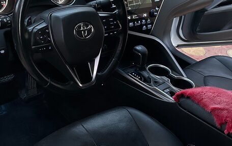 Toyota Camry, 2018 год, 2 750 000 рублей, 10 фотография