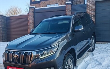 Toyota Land Cruiser Prado 150 рестайлинг 2, 2019 год, 4 150 000 рублей, 1 фотография