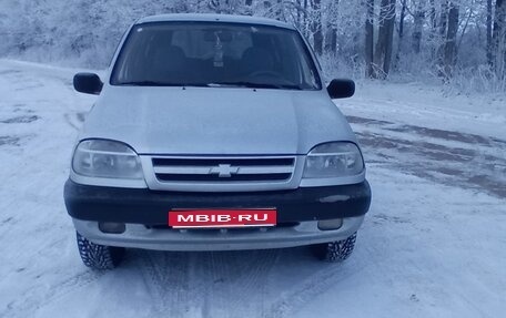 Chevrolet Niva I рестайлинг, 2005 год, 370 000 рублей, 1 фотография