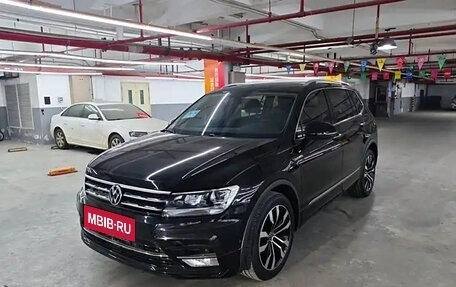 Volkswagen Tiguan II, 2021 год, 2 580 000 рублей, 6 фотография