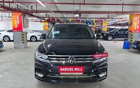 Volkswagen Tiguan II, 2021 год, 2 580 000 рублей, 2 фотография