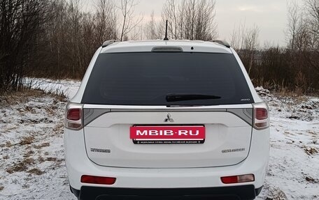 Mitsubishi Outlander III рестайлинг 3, 2013 год, 2 050 000 рублей, 7 фотография